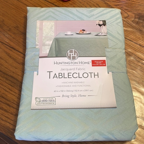 Tablecloth Huntington‎ home 60inch x102 inch (new) - Picture 1 of 3